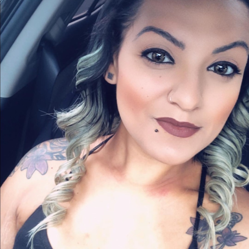 Meet your Posher, Katiria